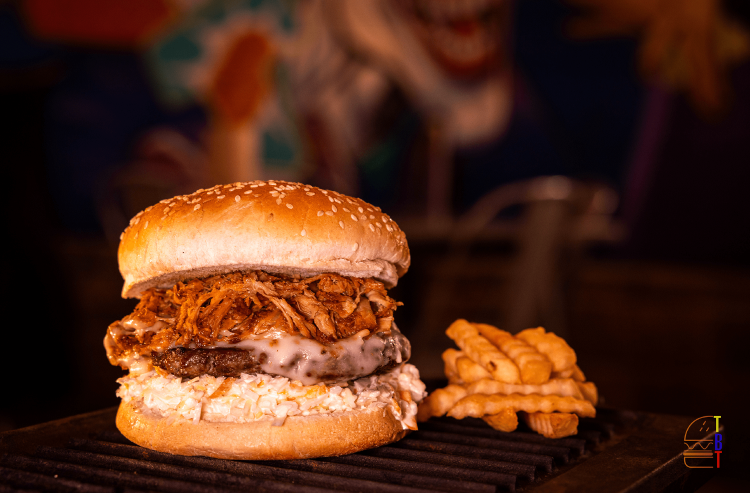 Burger Power $12,50 3 Bacon, mozarella cheese, guacamole, fried egg, lettuce, tomato, minced potato chips and sauces.